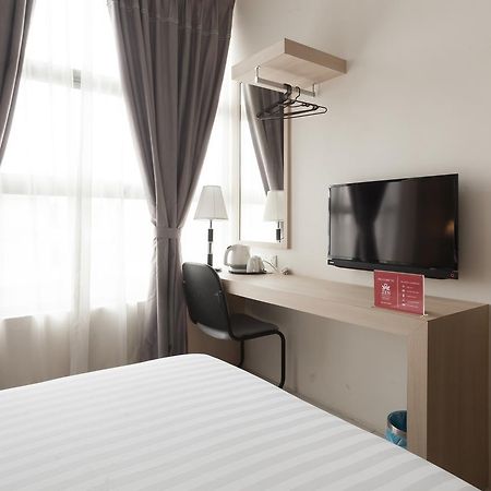 Zen Rooms Sungai Besi Куала-Лумпур Екстер'єр фото
