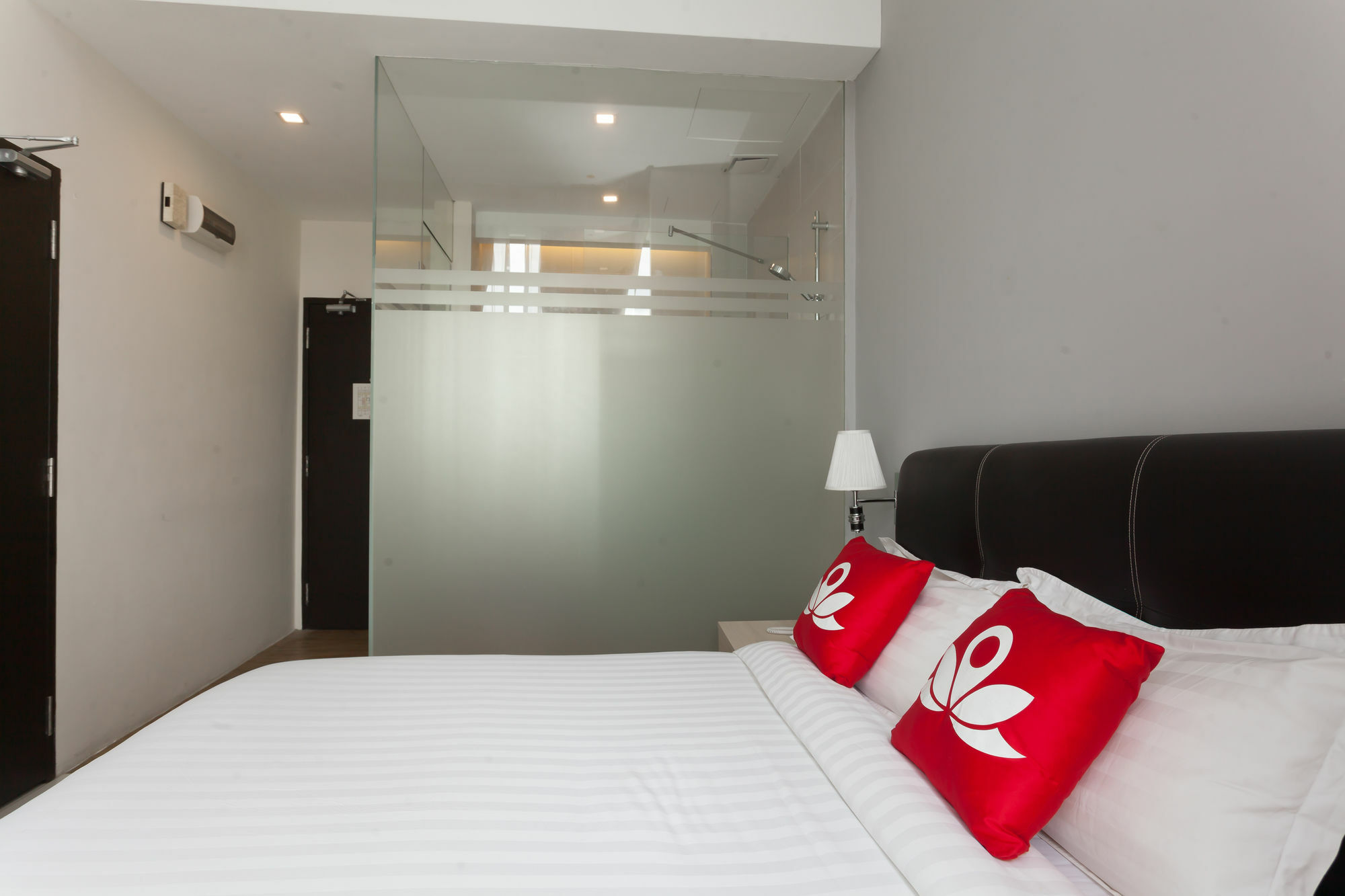 Zen Rooms Sungai Besi Куала-Лумпур Екстер'єр фото
